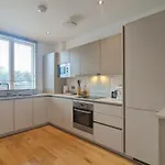 Adelphi Townhouse Contemporary 2 Bed 1 Bath 1 Wc Tatil Evi
