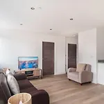 Zeni, Alexandra Rise Fab 1br Flat Apartment