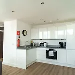 Zeni, Alexandra Rise Cool 1br Flat Manchester