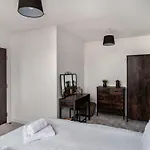 Stayzeni, Alexandra Rise Cosy 1br Flat