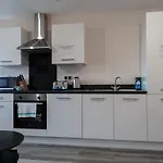 Lovely 1 Bed In - Sleeps 2 Daire *