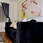 View Large 5br Town House Parking *