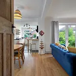 Stylish Family In Old Trafford, - Pass The Keys Tatil Evi