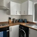 Daisybank Co-living - Private Self-cater Holiday home *