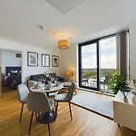 New! 2 Bedroom Flat In Waters By With Us, Perfect For Families, Couples & Groups, Free Private Parking! Apartamento Manchester
