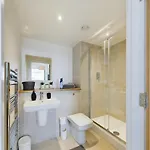 New! 2 Bedroom Flat In Waters By With Us, Perfect For Families, Couples & Groups, Free Private Parking!