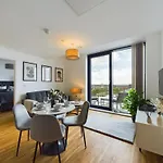 New! 2 Bedroom Flat In Waters By With Us, Perfect For Families, Couples & Groups, Free Private Parking! Apartamento Manchester