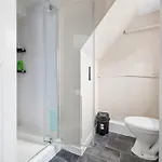 Private Retreat For 3 Near Centre