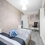 Daire Private Retreat For 3 Near Centre