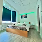 Lux Super King Private Bath Mediacity, Mufc, Salford Manchester