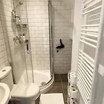 Old Trafford Penthouse Duplex - Steps From Mufc مانشستر