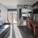 Tatil Evi Beresford Co-living - Private Self-cater *