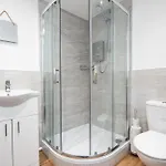 Scandi Loft Style - Sleeps 6 - Near Airport Manchester
