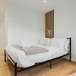 Scandi Loft Style - Sleeps 6 - Near Airport Apartamento
