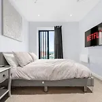 Modern * Manchester