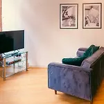 Chic Georgian Flat In Daire *