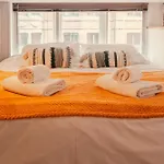 Chic Georgian Flat In Daire