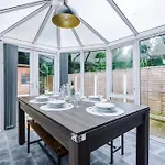 Stylish Home, Games Room, Sleeps 6, Large Driveway, Perfect For Groups *