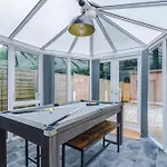 Stylish Home, Games Room, Sleeps 6, Large Driveway, Perfect For Groups Daire Manchester