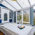 Stylish Home, Games Room, Sleeps 6, Large Driveway, Perfect For Groups