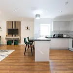 Luxury 2br In Chorlton, Free Parking Daire
