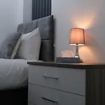 Tatil Evi Entire 3-bed House Sleeps 5 W Parking