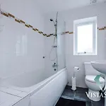 Large 5bdr House By Vista Short Lets & Serviced Salford With Pool Table, Ps4 & Private Parking 別荘 *