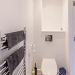 Stunning Modern 3 Bedroom Townhouse - Perfect Getaway *