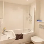 Tatil Evi Stunning Modern 3 Bedroom Townhouse - Perfect Getaway
