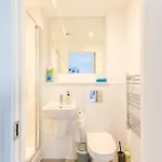 Tatil Evi Stunning Modern 3 Bedroom Townhouse - Perfect Getaway