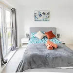 Stunning Modern 3 Bedroom Townhouse - Perfect Getaway