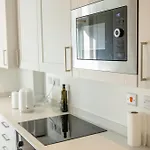 Tatil Evi Stunning Modern 3 Bedroom Townhouse - Perfect Getaway Manchester