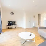 Stunning Modern 3 Bedroom Townhouse - Perfect Getaway *