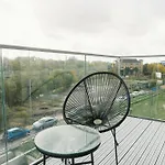 Manchester's Luxurious 2-bed Haven With Balcony - Canal Views & Proximity To United Apartment