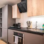 Stylish 2 Bedroom In *