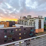 Daire Sleeps 8, Duplex Apartment, Pool Table, Balcony X2, Long Term Disc, Perfect For Groups *