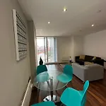 Unisuperhost Daire Manchester