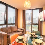 Fabulous 2 Bedroom In Centre *