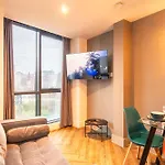 Fabulous 2 Bedroom In Centre *