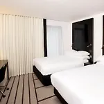 Crowne Plaza Centre By Ihg 4*