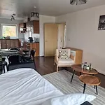 3 Bed Free Parking Near Centre Daire