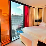 Crowne Plaza Centre By Ihg Ξενοδοχείο