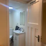 Newly Built Private Ensuite Apartamento *