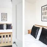 5-bedroom In Trendy Dibsbury Area With Parking Tatil Evi Manchester