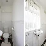5-bedroom In Trendy Dibsbury Area With Parking