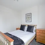 5-bedroom In Trendy Dibsbury Area With Parking *