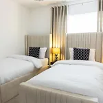 Luxury 3 Bed House Old Trafford בית נופש מנצ'סטר