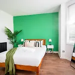 Stylish Modern - Perfect For Work, Leisure & Stadium Visits With Parking Daire