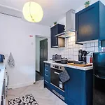 Free Park, Sleeps 8, Stunning In Salford, Long Term Disc, Perfect For Groups * Манчестер