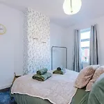 Free Park, Sleeps 8, Stunning In Salford, Long Term Disc, Perfect For Groups *